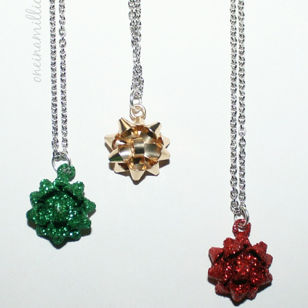 Festive Bow Holiday/Christmas Necklace